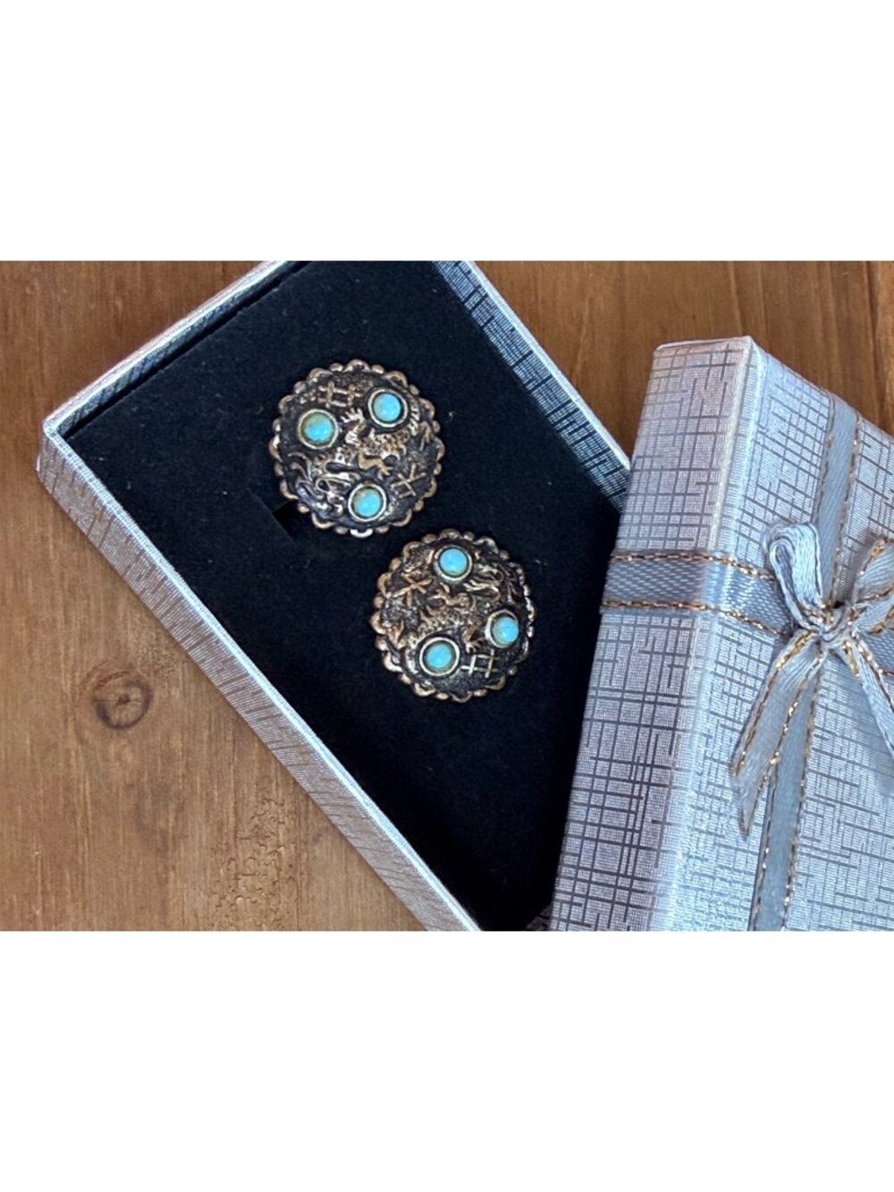 Vintage Gold-Tone Dragon Cufflinks With Turquoise Accents Round Design Gift Box